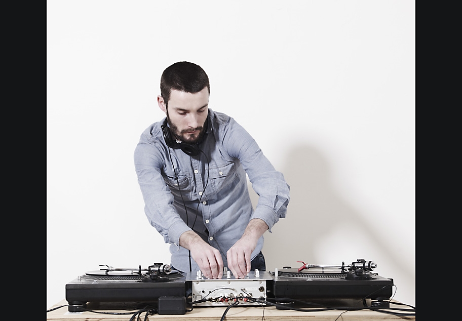 DJ